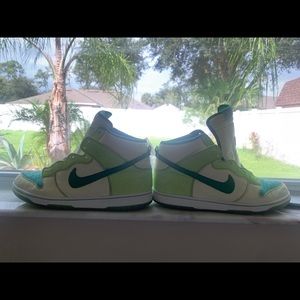 Nike dunks high  “glow in the dark"